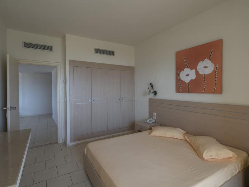 Club Novostar Omar Khayam