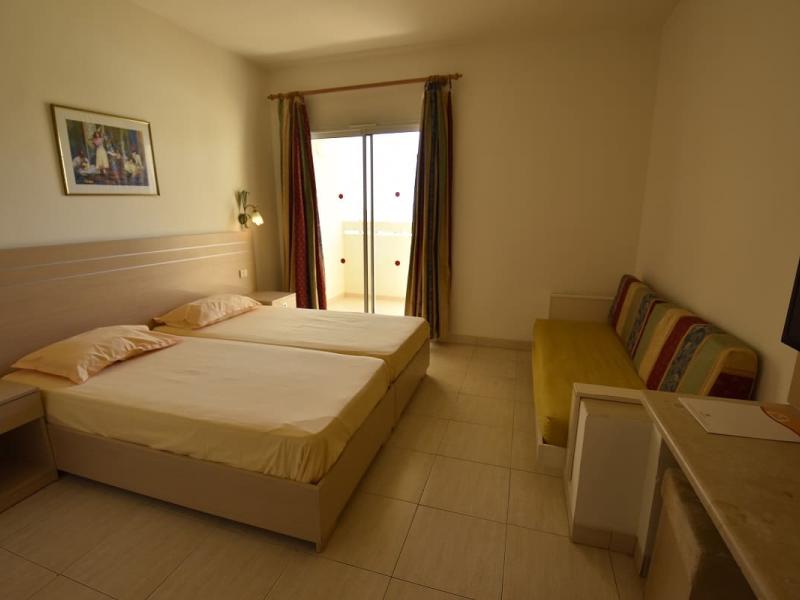 Club Novostar Omar Khayam