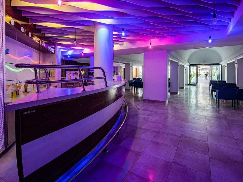 Club Novostar Omar Khayam