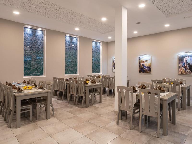 Club Novostar Omar Khayam