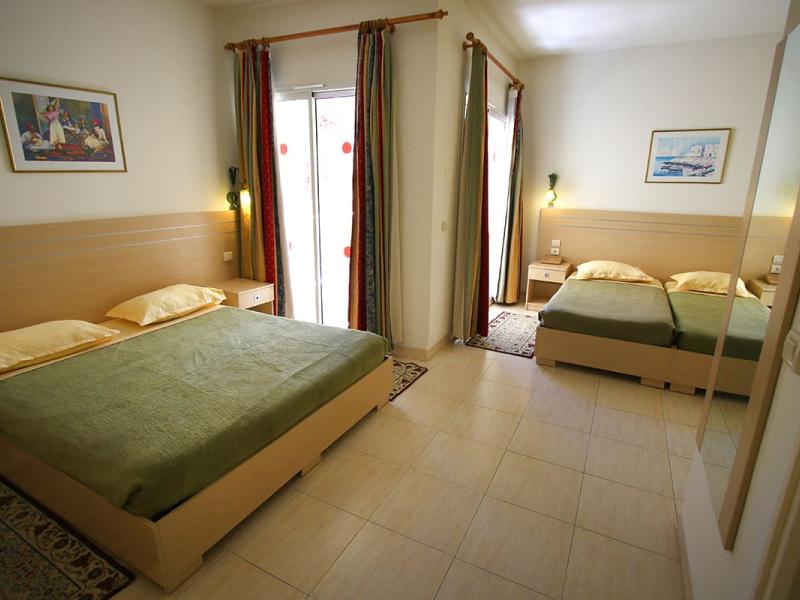 Club Novostar Omar Khayam