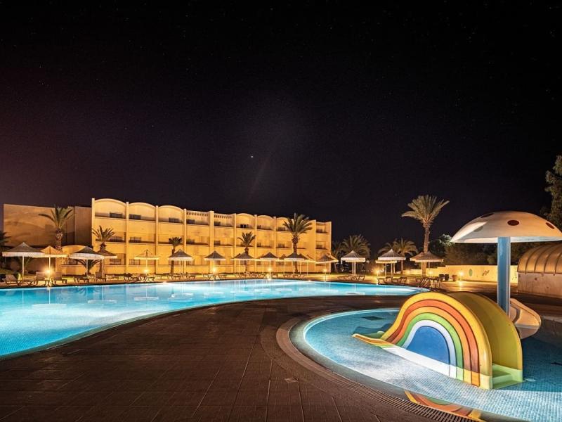 Club Novostar Omar Khayam