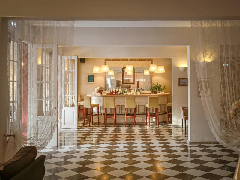 Opera Blue Hotel