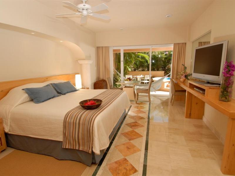 Omni Puerto Aventuras Beach Resort