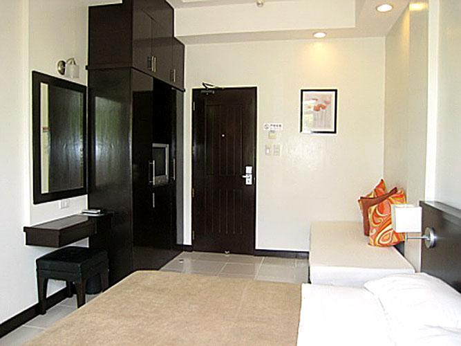 One Crescent Place Hotel