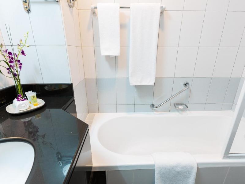 Arabian Park Dubai, an Edge by Rotana Hotel