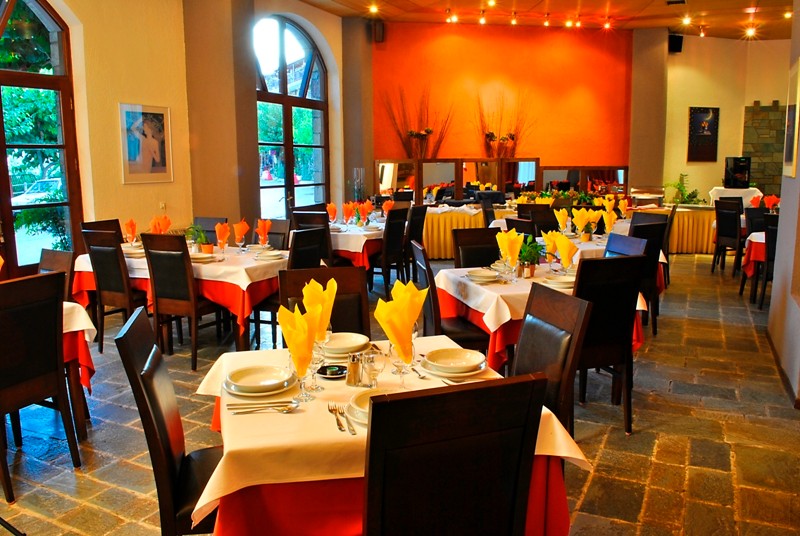 Arahova Inn