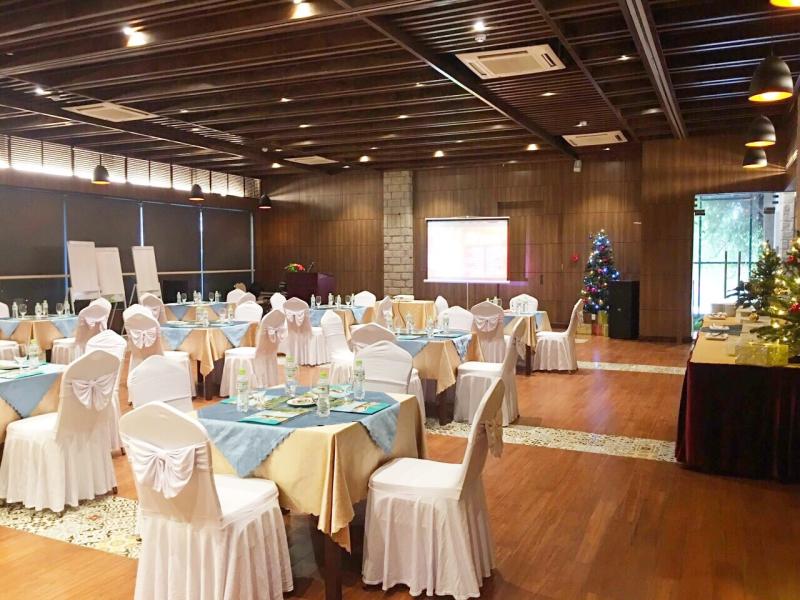 Oriental Pearl Resort & Spa