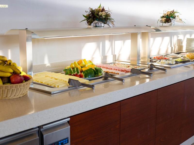 Oscar Suites & Village