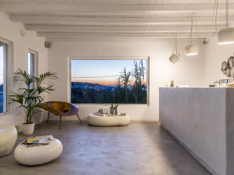 Ostraco Hotel & Suites