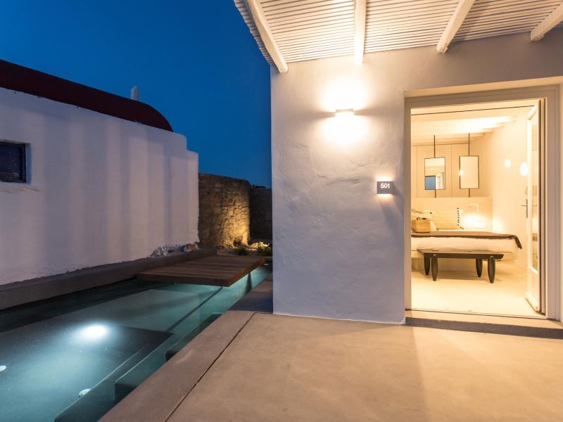 Ostraco Hotel & Suites