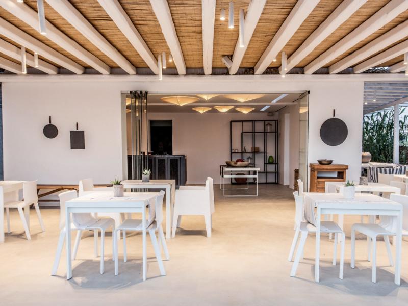 Ostraco Hotel & Suites