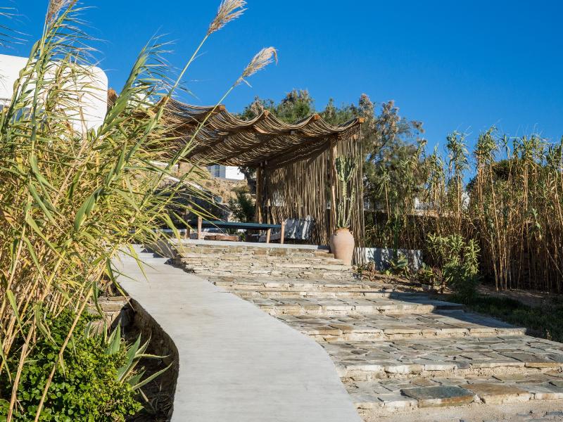 Ostraco Hotel & Suites