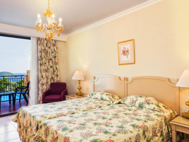 Paleo ArtNouveau Hotel