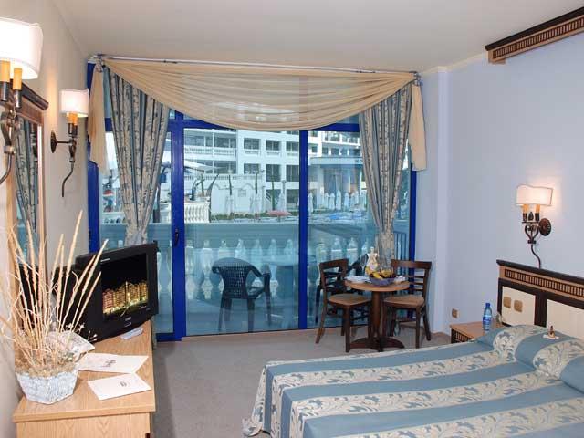 Arcadia Apart Complex