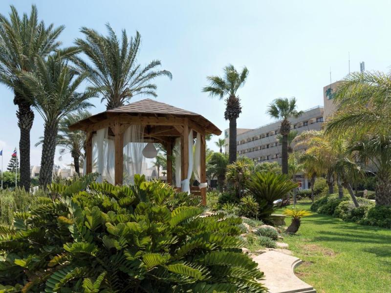 Palm Beach Hotel & Bungalows