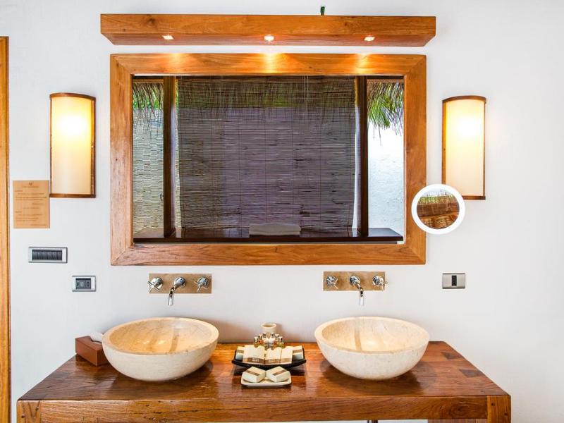 Palm Beach Island Resort & Spa