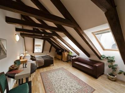 Archibald At the Charles Bridge 