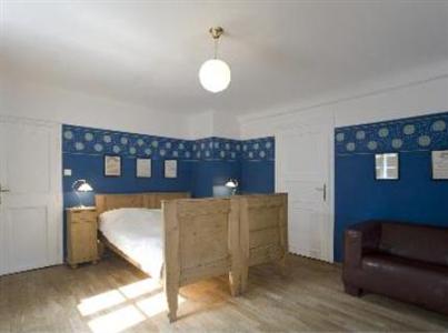 Archibald At the Charles Bridge 