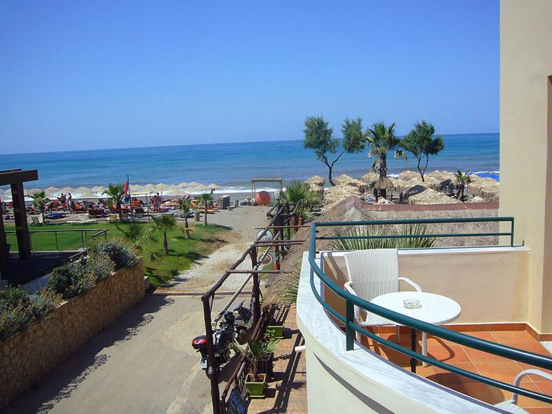 Panos Beach Hotel