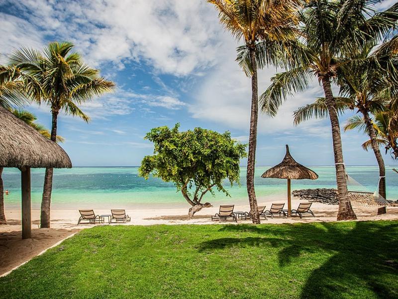 Paradis Beachcomber Golf Resort & Spa