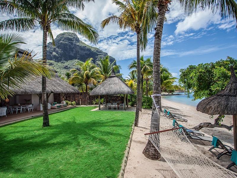 Paradis Beachcomber Golf Resort & Spa