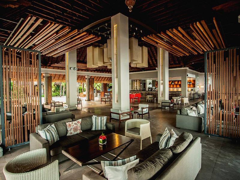 Paradis Beachcomber Golf Resort & Spa