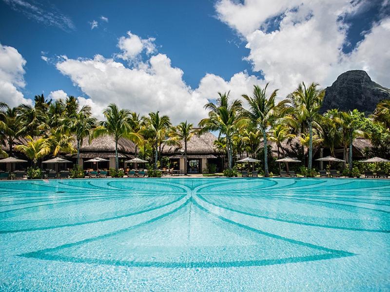 Paradis Beachcomber Golf Resort & Spa