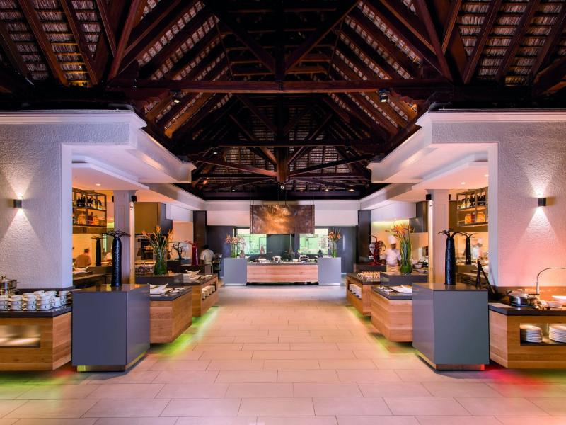 Paradis Beachcomber Golf Resort & Spa