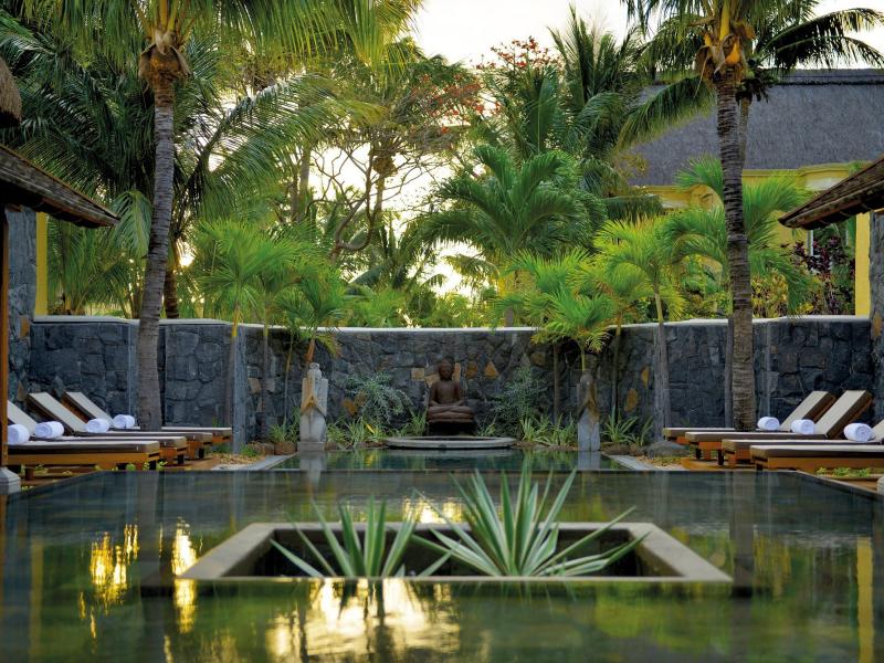 Paradis Beachcomber Golf Resort & Spa