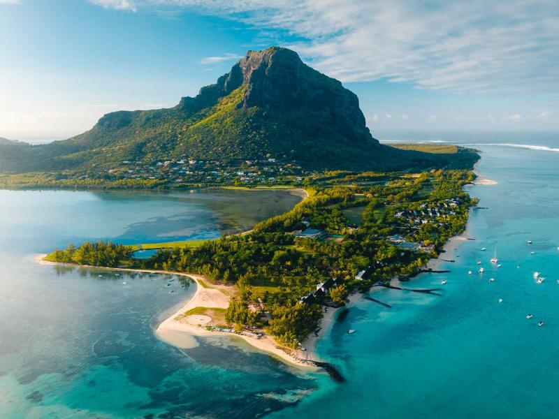 Paradis Beachcomber Golf Resort & Spa