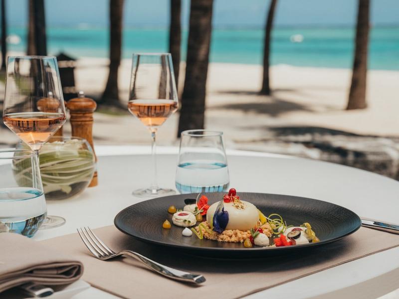 Paradis Beachcomber Golf Resort & Spa