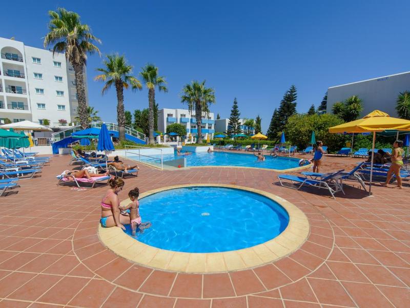 Paramount Hotel Apartments