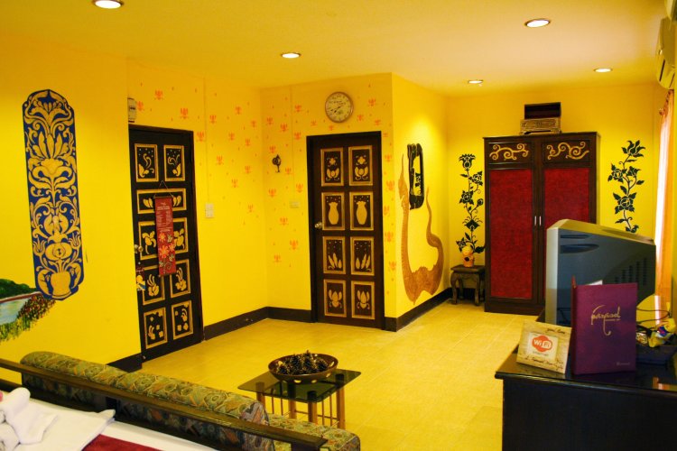 Parasol Inn Hotel
