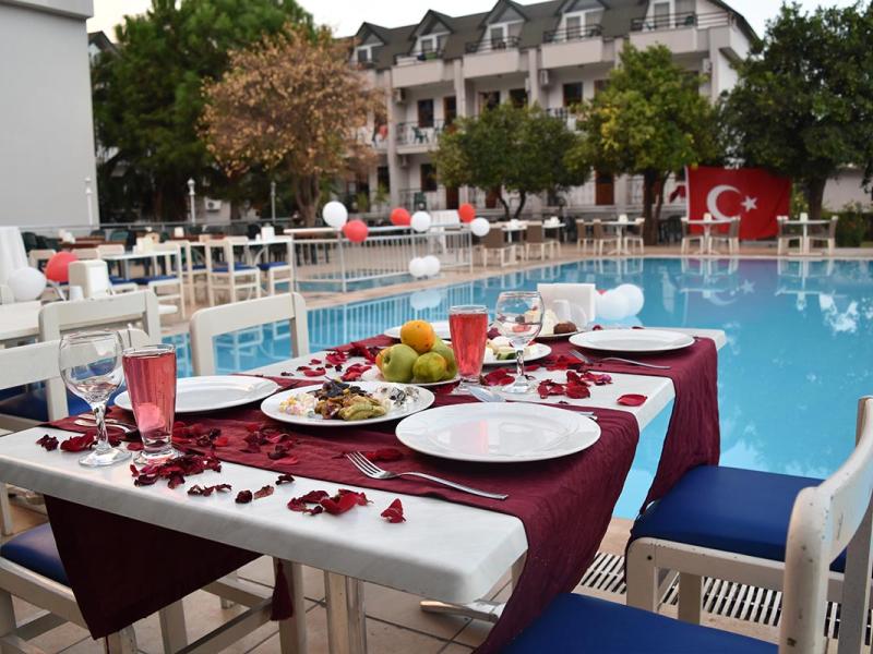 Ares Hotel