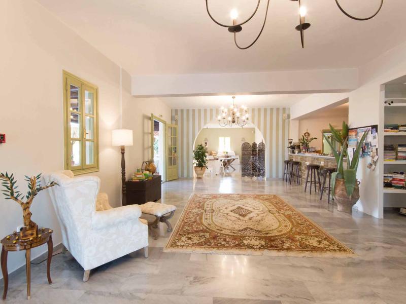 Parosland Hotel & Resort
