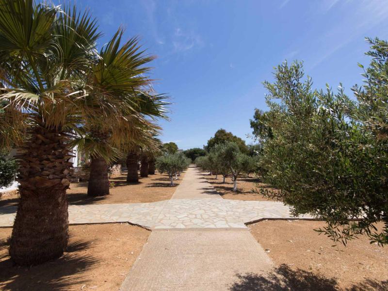 Parosland Hotel & Resort