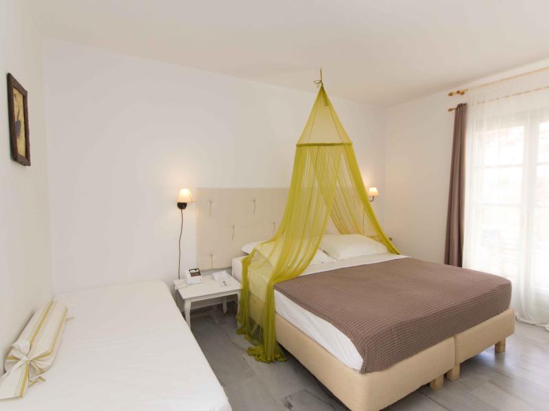 Parosland Hotel & Resort