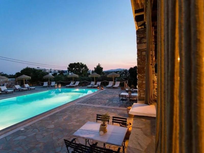 Parosland Hotel & Resort