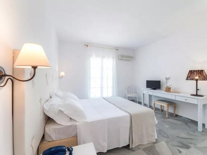 Parosland Hotel & Resort
