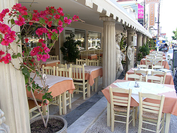 Parthenon Art hotel