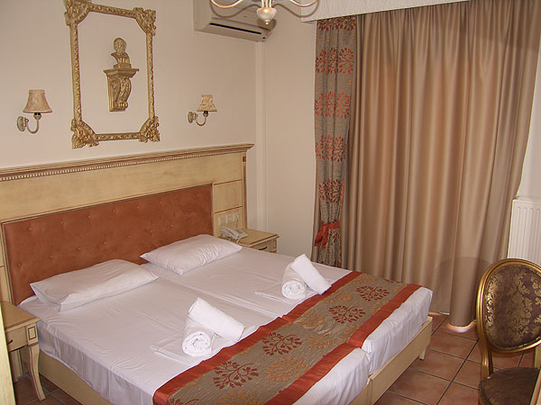 Parthenon Art hotel