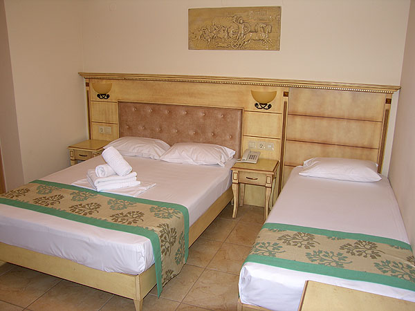 Parthenon Art hotel