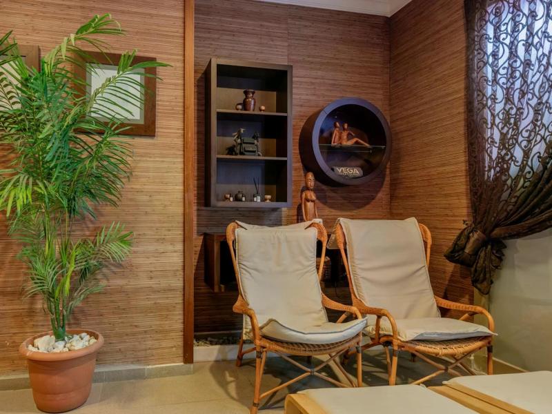 Pasa Beach Hotel