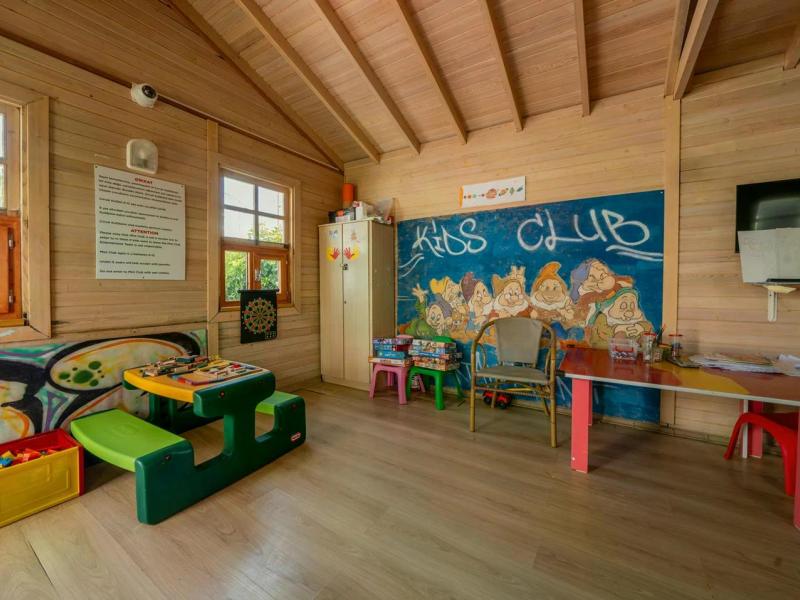 Pasa Beach Hotel