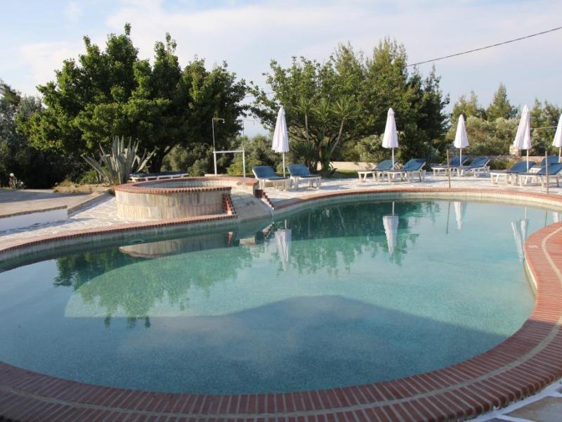 Pashos Hotel