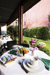 Hotel Pausania