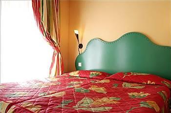 9 Hotel Republique