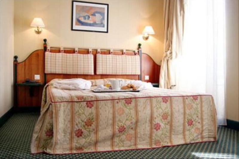 9 Hotel Republique