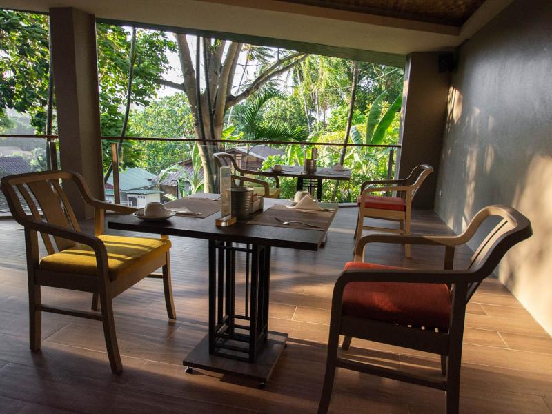 Peach Hill Hotel & Resort